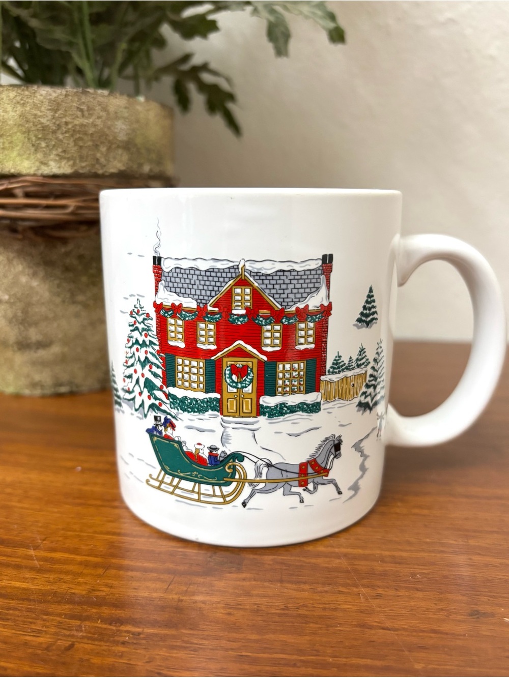 VINTAGE CHRISTMAS MUG VICTORIAN SLEIGH RIDE STORYBOOK SPARKLY INTERIOR WHIMSICAL